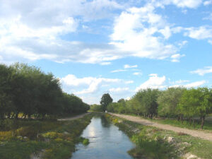 Media Luna Canal, Photo by Ivan Dibble